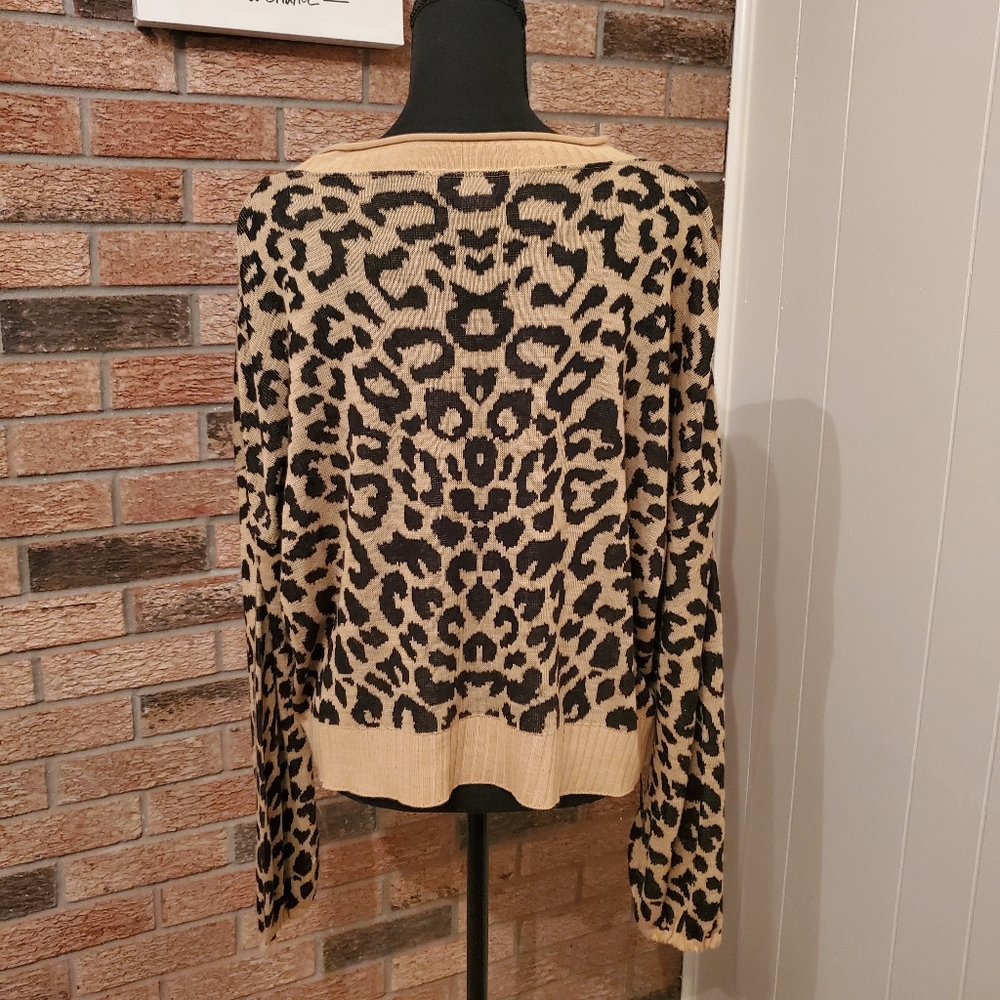 Top - Picture 2 of 2